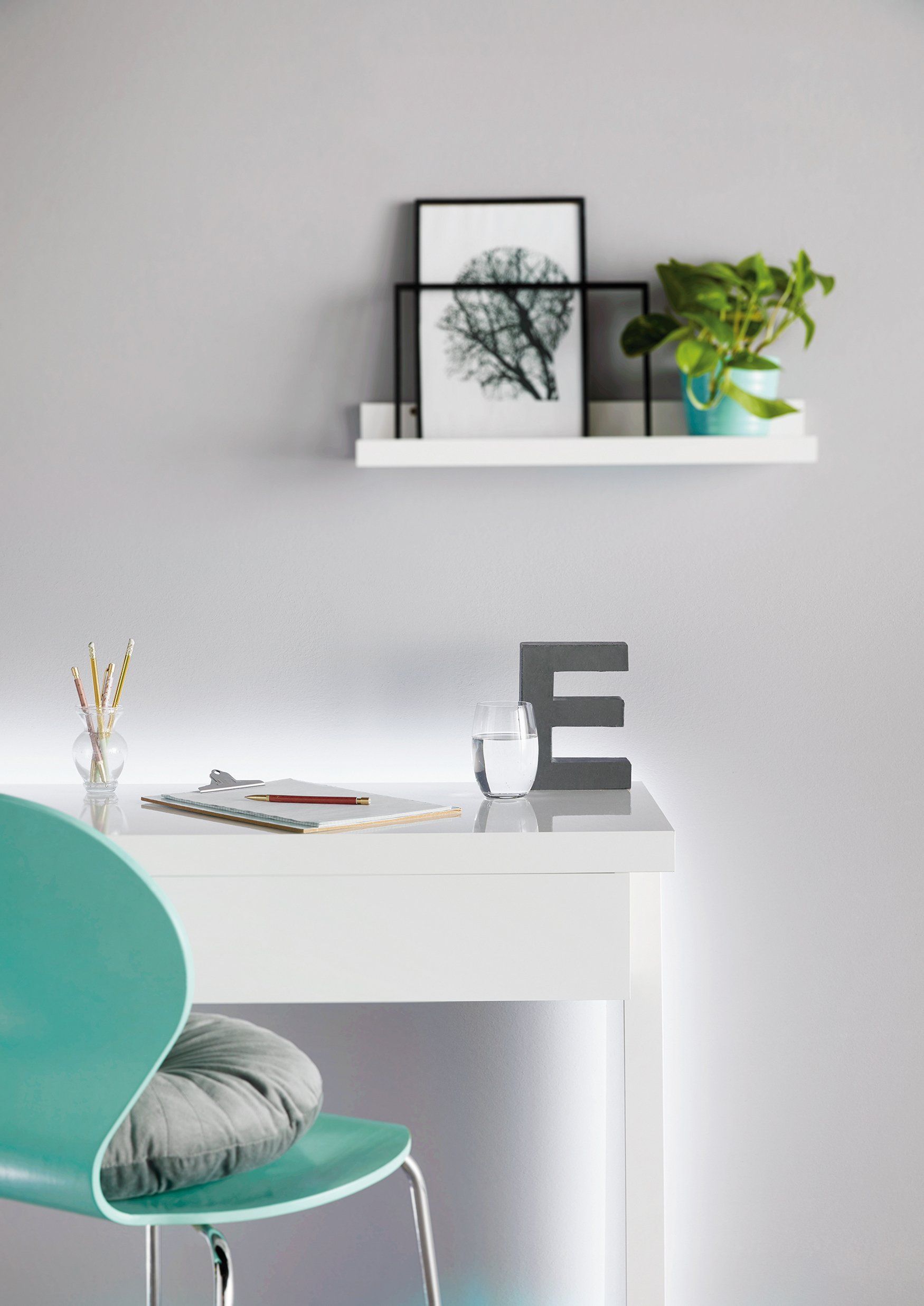  Zum Ende der Bildergalerie springen Zum Anfang der Bildergalerie springen Abbildungen können abweichen, Deko nicht inkl. EGLO Access LED-STRIPE-A LED Streifen weiss 950lm 2700-6500K 200x1x0,3cm